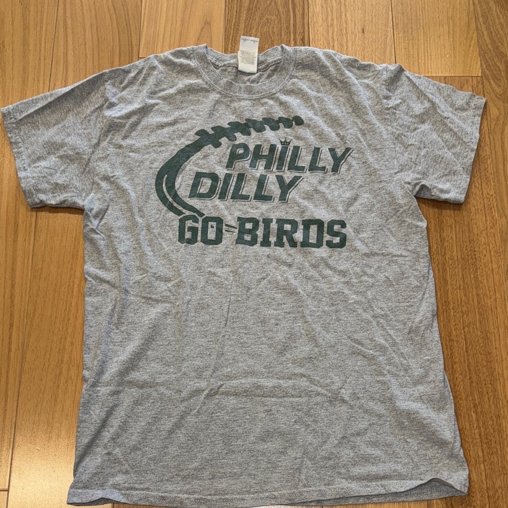 Grey Tee with Green 'Philly Dilly Go Birds' Graphic